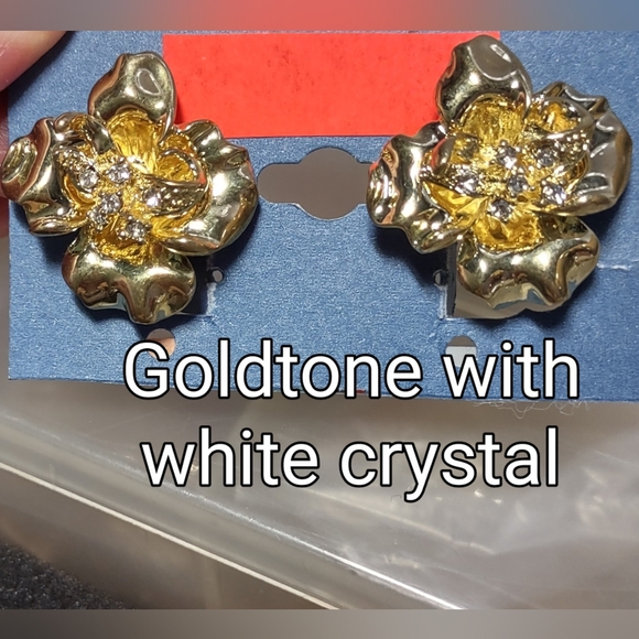 Vintage Crystal Clip-on Earrings - Picture 5 of 15